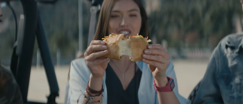 Illustration for article titled This week we’re barely putting up with Taco Bell’s Quesalupa